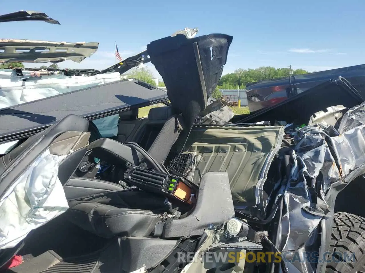12 Photograph of a damaged car 1C6SRFLT1NN112993 RAM 1500 2022
