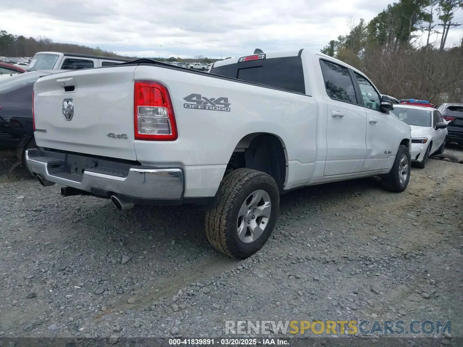 4 Photograph of a damaged car 1C6SRFMT3NN400075 RAM 1500 2022