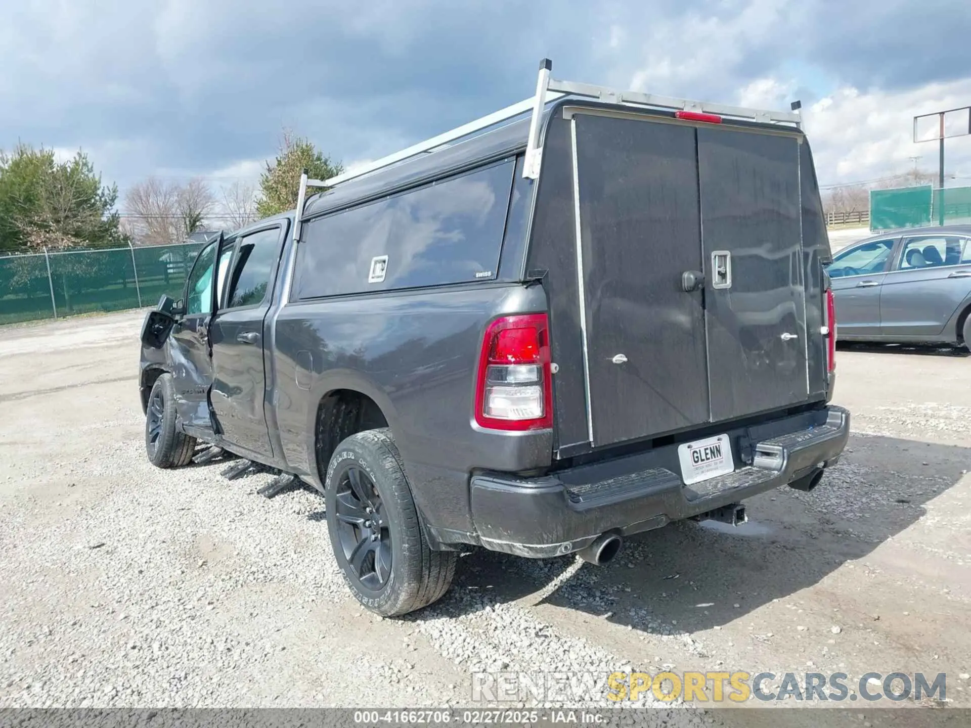 3 Photograph of a damaged car 1C6SRFMT8NN267989 RAM 1500 2022