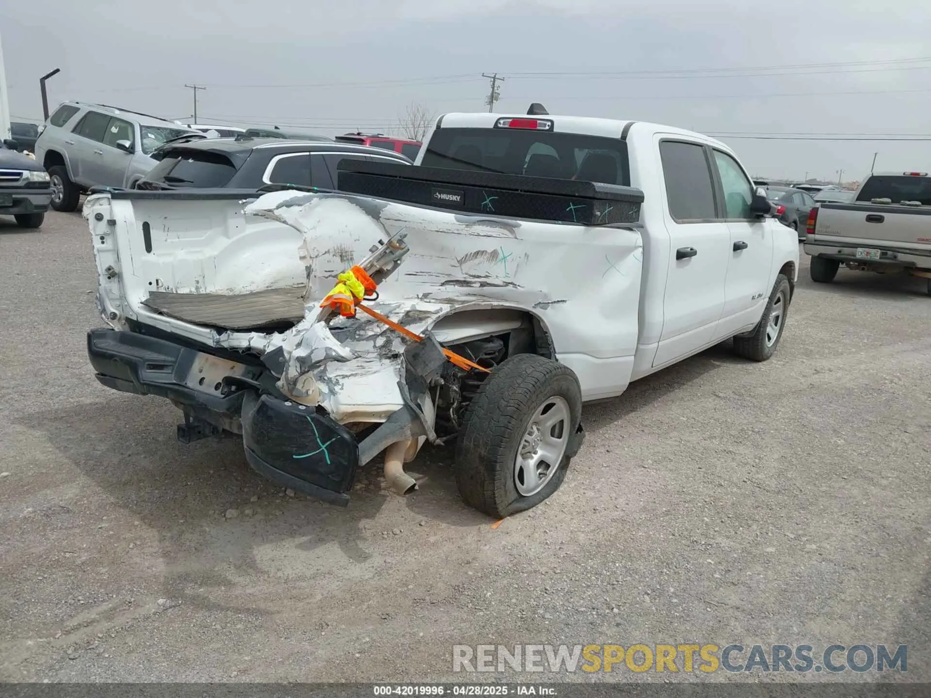 4 Photograph of a damaged car 1C6SRFNT0NN416927 RAM 1500 2022