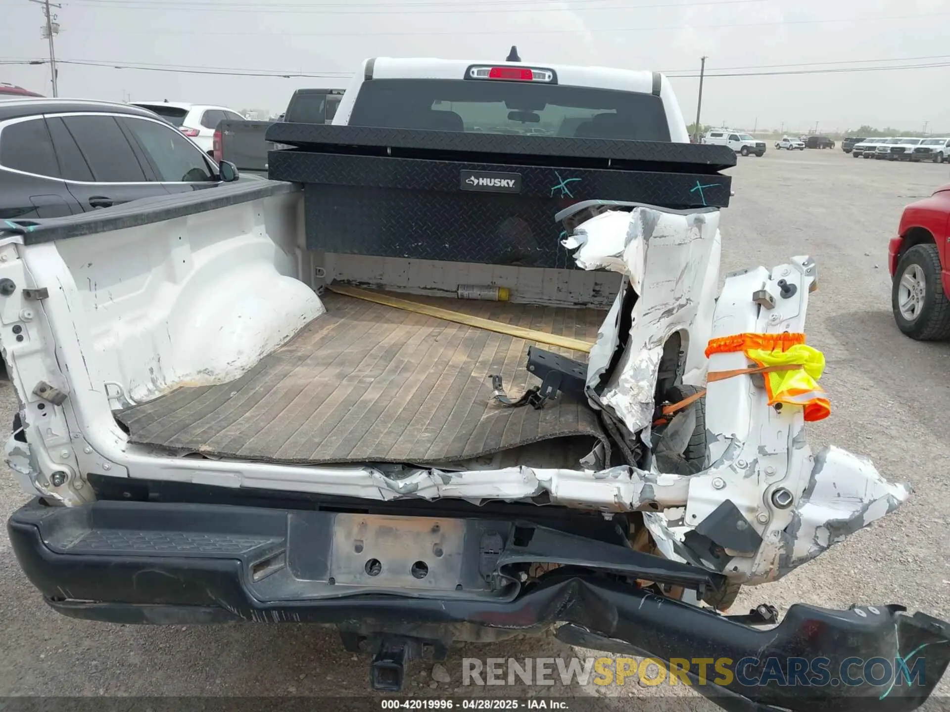 6 Photograph of a damaged car 1C6SRFNT0NN416927 RAM 1500 2022