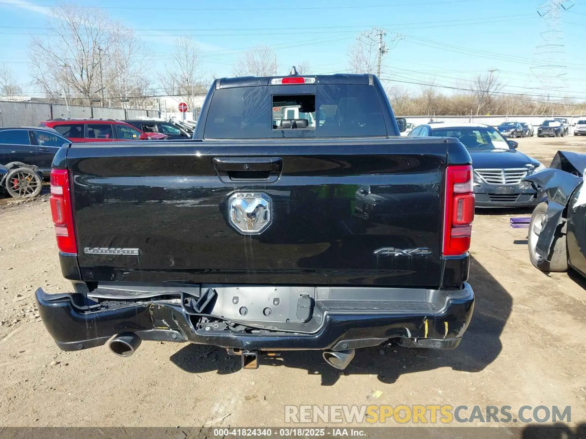 16 Photograph of a damaged car 1C6SRFRT7NN180979 RAM 1500 2022