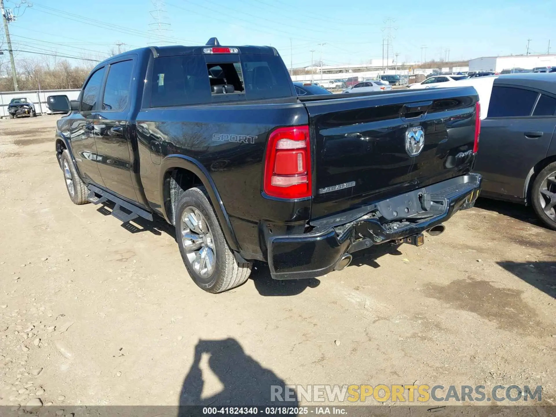 3 Photograph of a damaged car 1C6SRFRT7NN180979 RAM 1500 2022