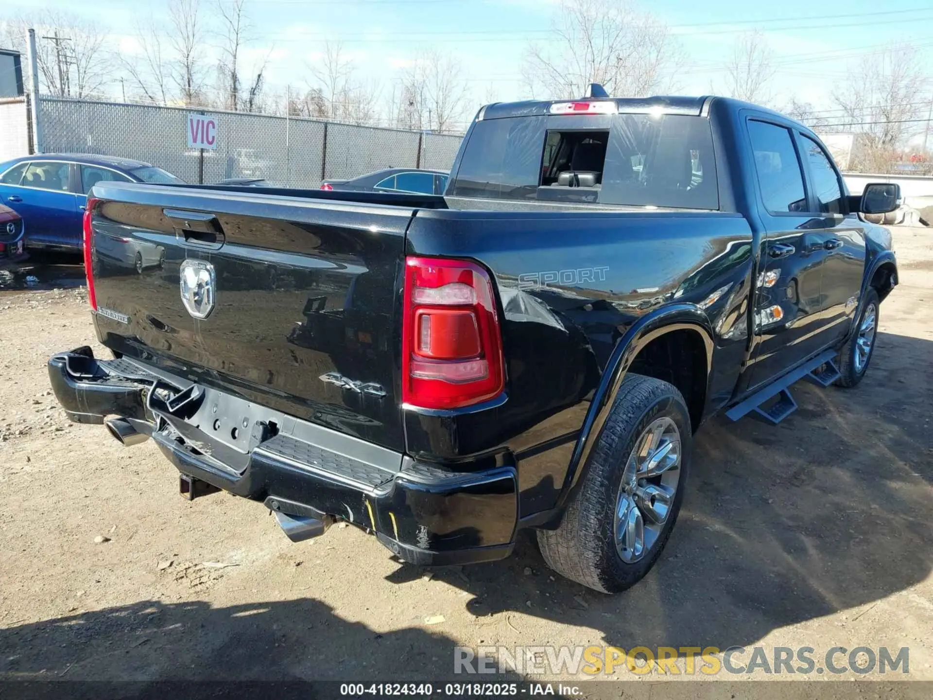4 Photograph of a damaged car 1C6SRFRT7NN180979 RAM 1500 2022