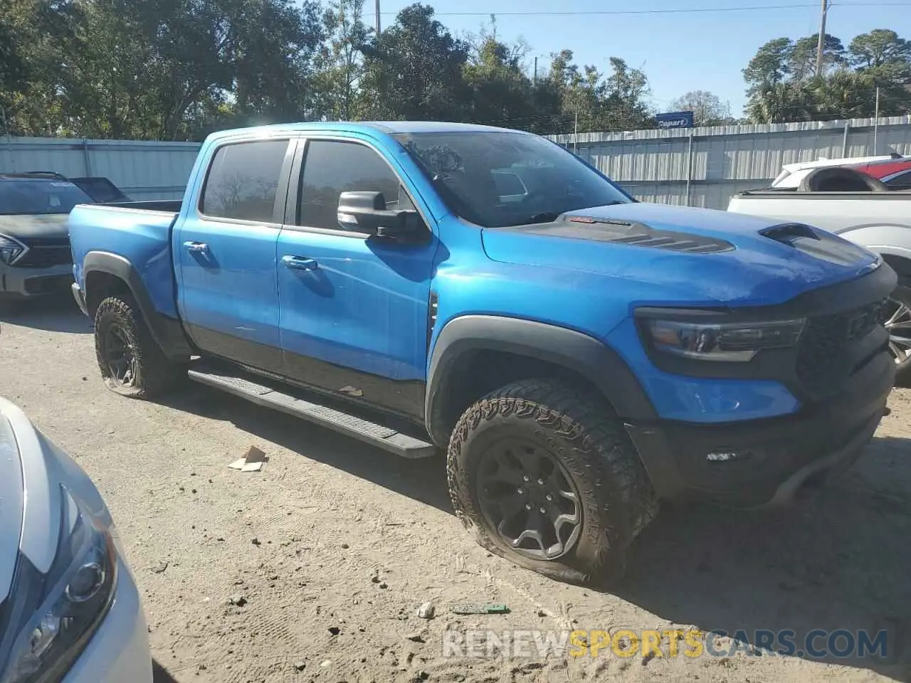 4 Фотография поврежденного автомобиля 1C6SRFU93NN229879 RAM 1500 2022