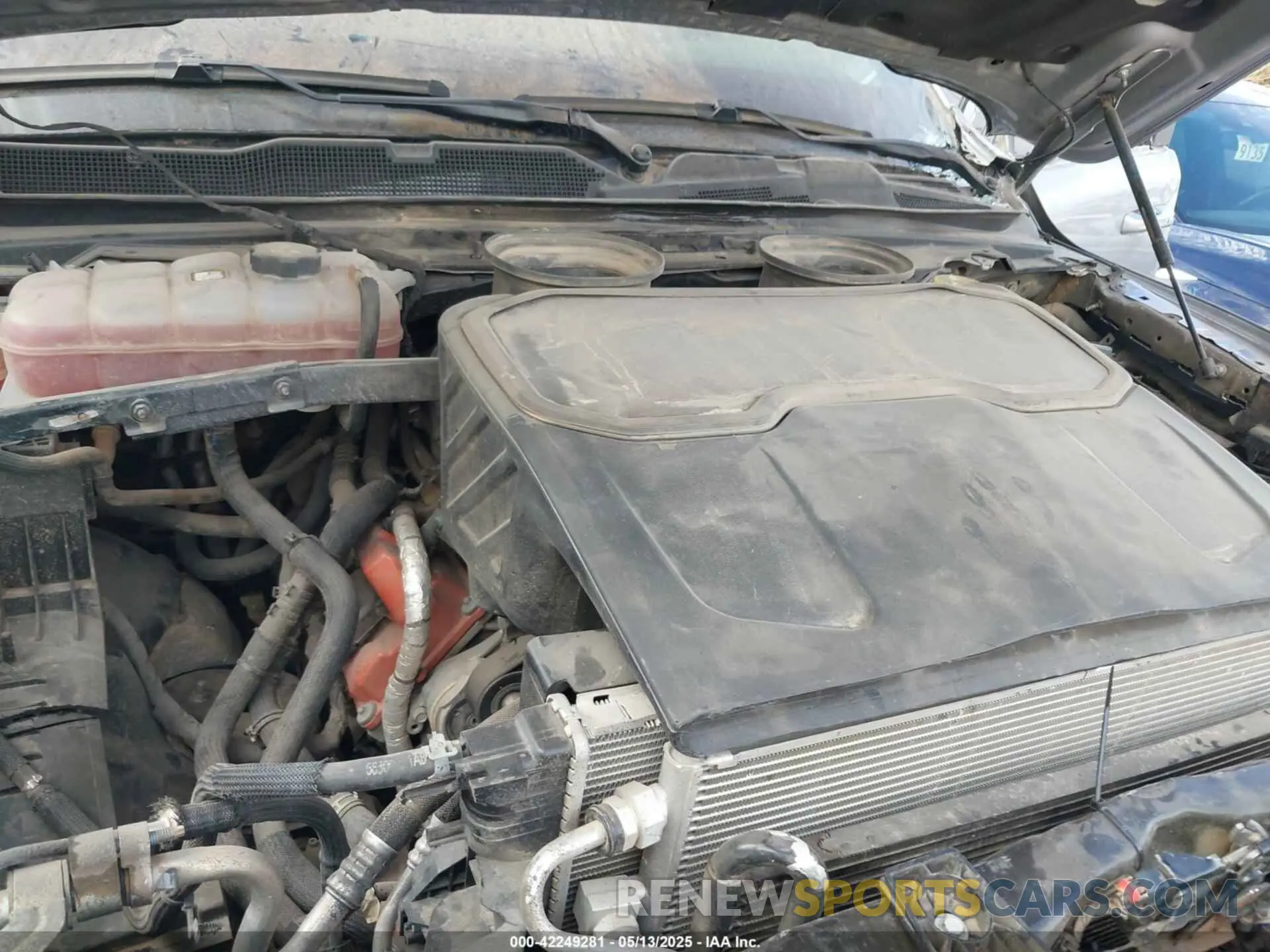 10 Photograph of a damaged car 1C6SRFU93NN246262 RAM 1500 2022