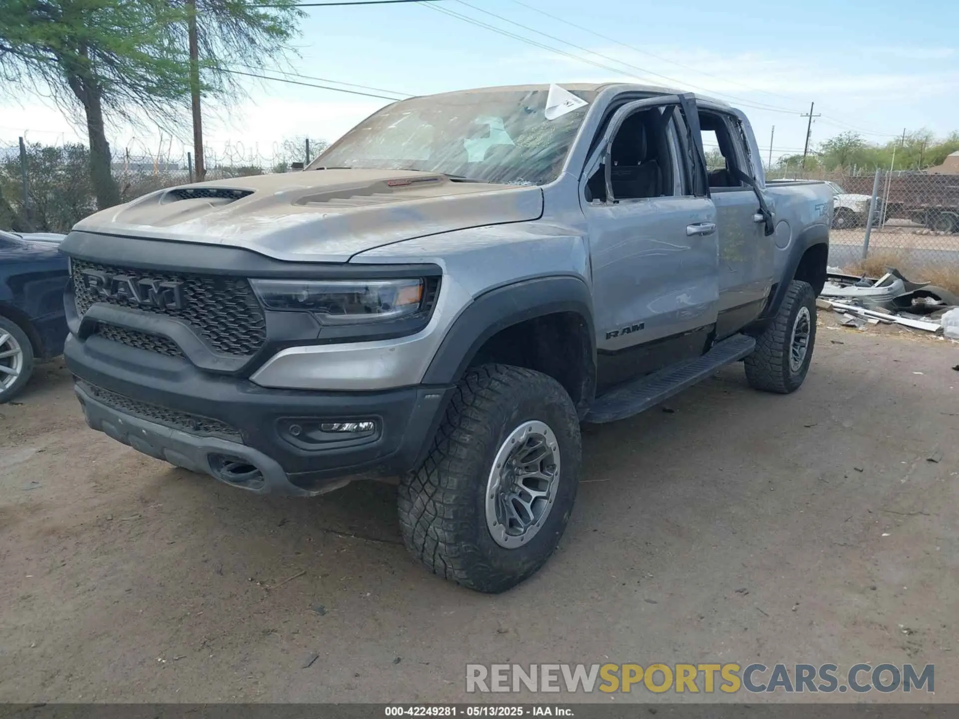 2 Photograph of a damaged car 1C6SRFU93NN246262 RAM 1500 2022
