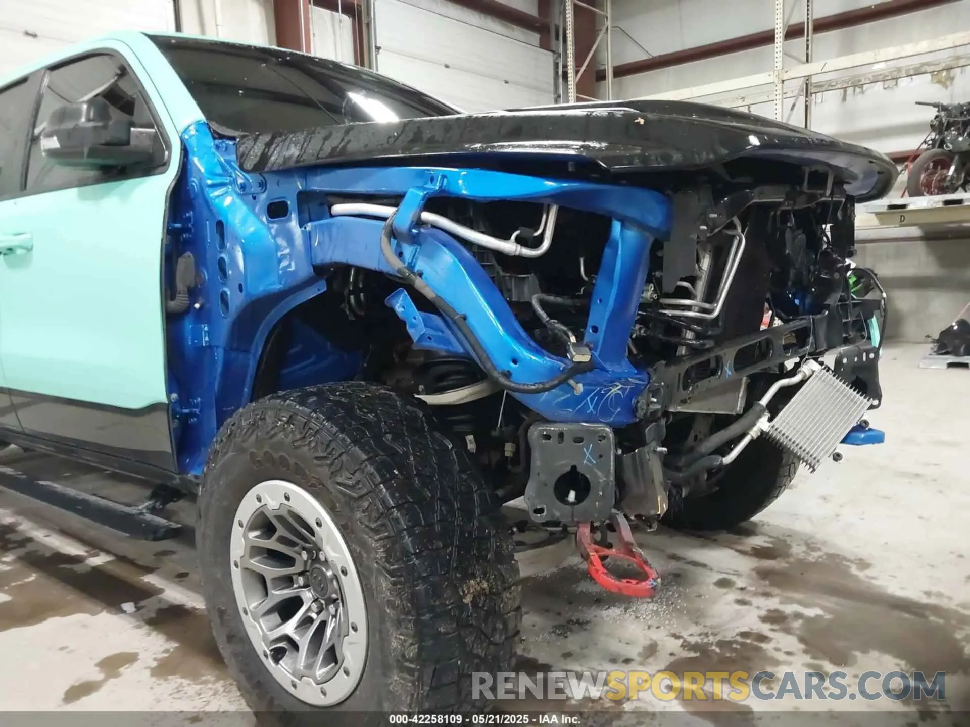 19 Photograph of a damaged car 1C6SRFU93NN368958 RAM 1500 2022