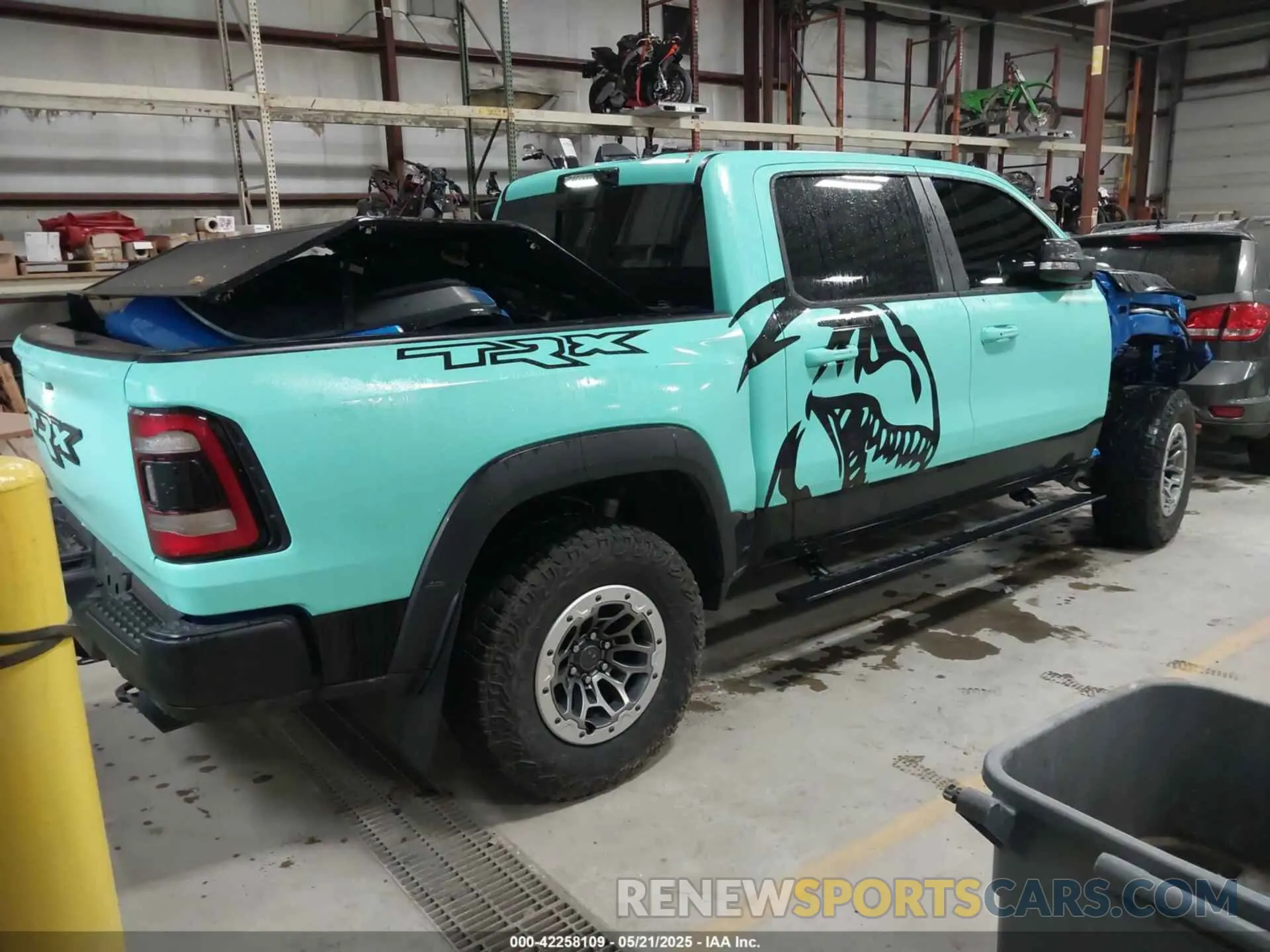 4 Photograph of a damaged car 1C6SRFU93NN368958 RAM 1500 2022