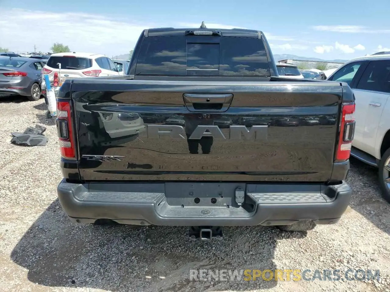 6 Photograph of a damaged car 1C6SRFU95NN318630 RAM 1500 2022