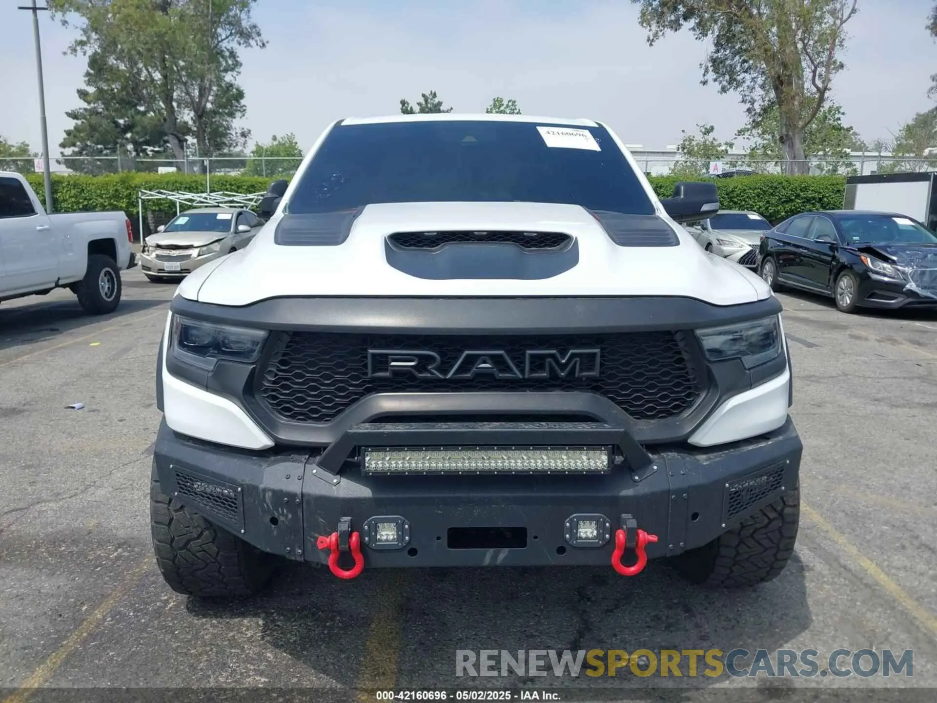 11 Photograph of a damaged car 1C6SRFU97NN168472 RAM 1500 2022