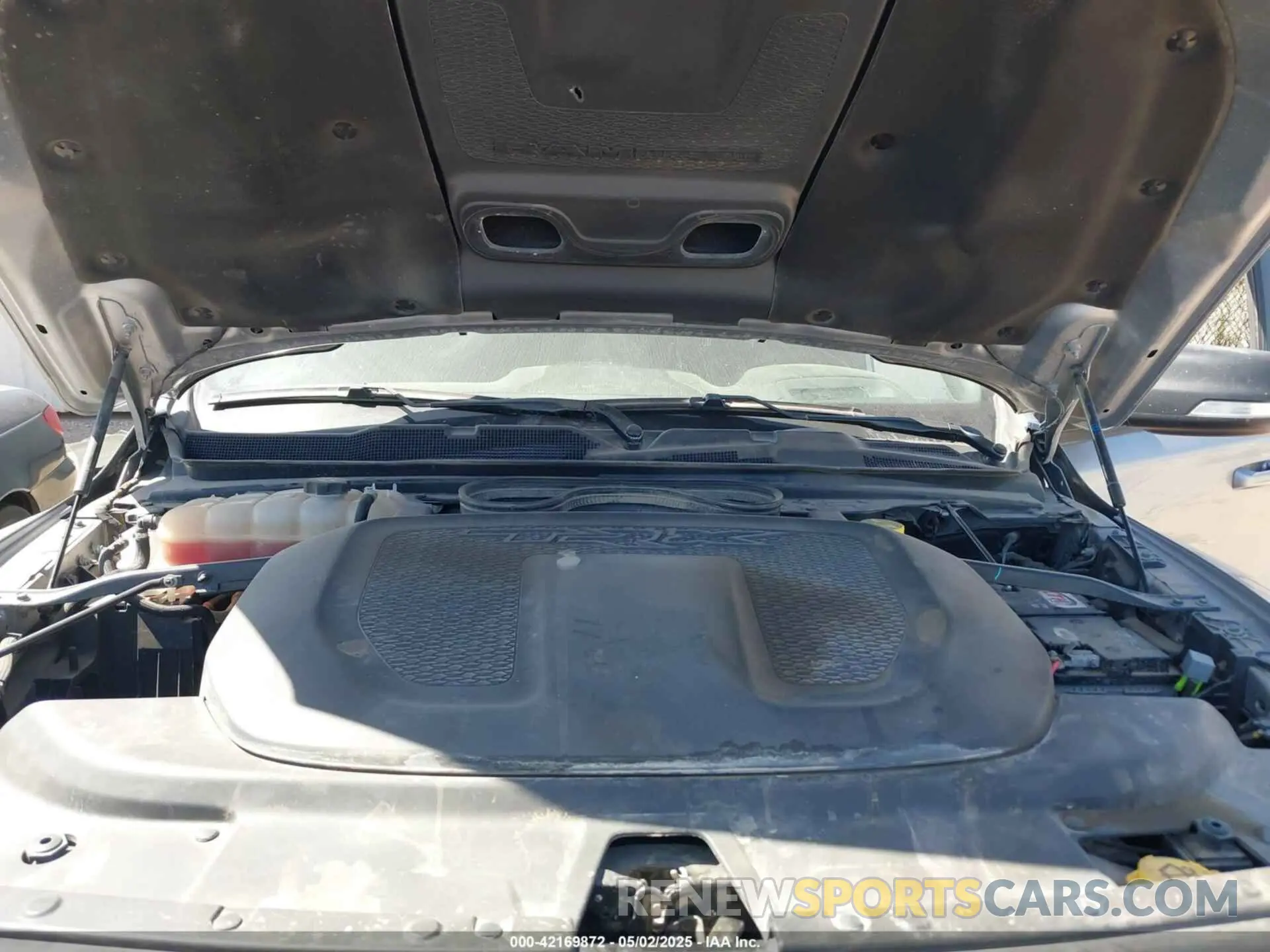 10 Photograph of a damaged car 1C6SRFU99NN357351 RAM 1500 2022