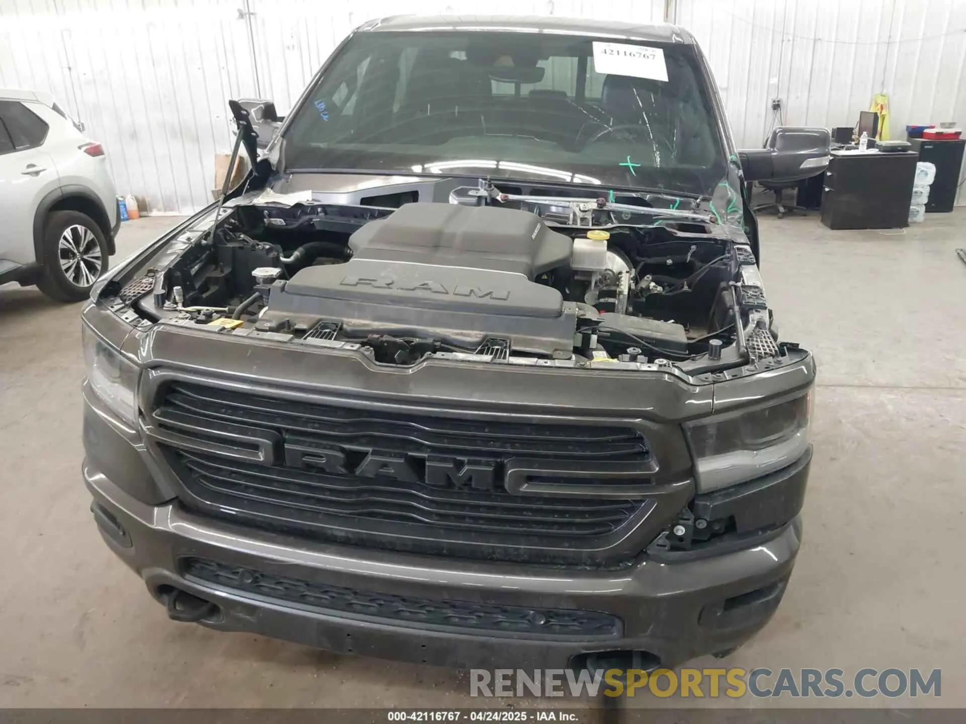 18 Photograph of a damaged car 1C6SRFVT2NN432644 RAM 1500 2022