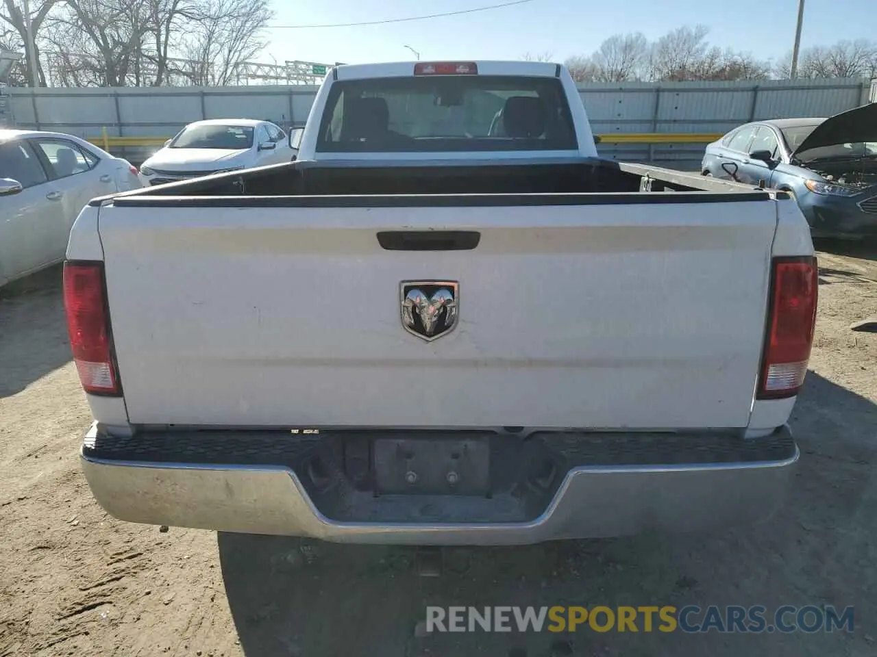 6 Photograph of a damaged car 3C6JR6DG2NG374477 RAM 1500 2022