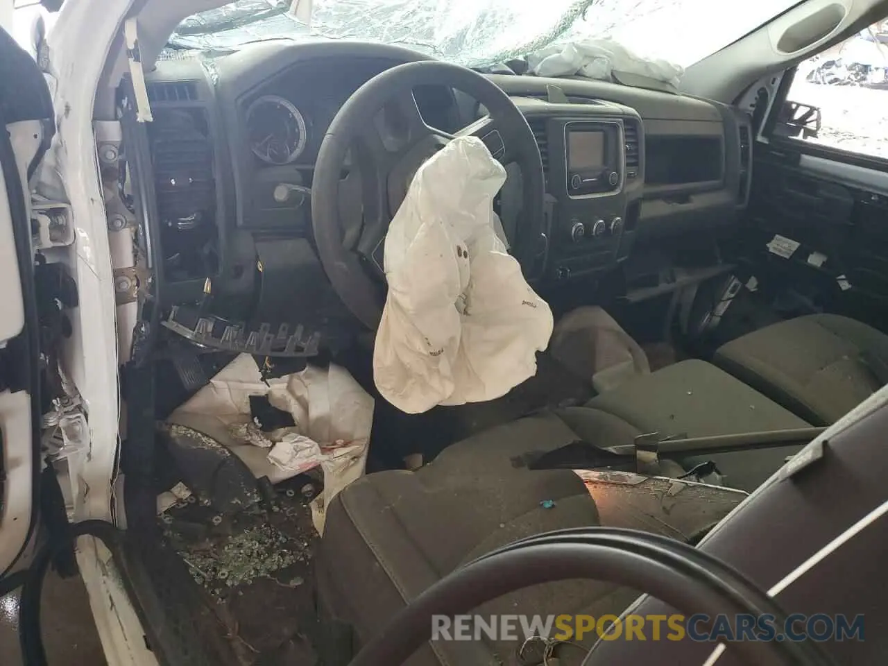 8 Photograph of a damaged car 3C6JR6DG5NG427804 RAM 1500 2022