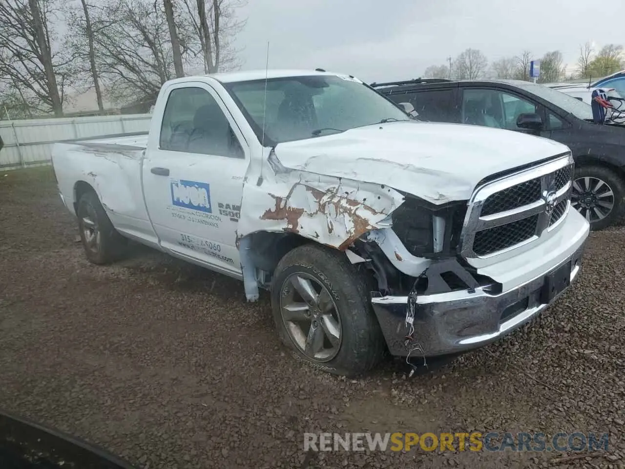 4 Photograph of a damaged car 3C6JR7DG3NG376017 RAM 1500 2022