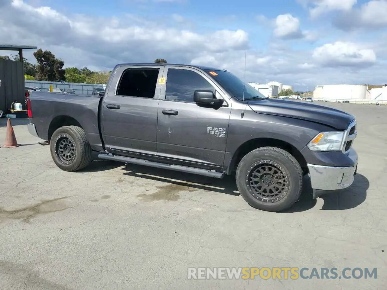 4 Photograph of a damaged car 3C6RR7KG1NG310684 RAM 1500 2022