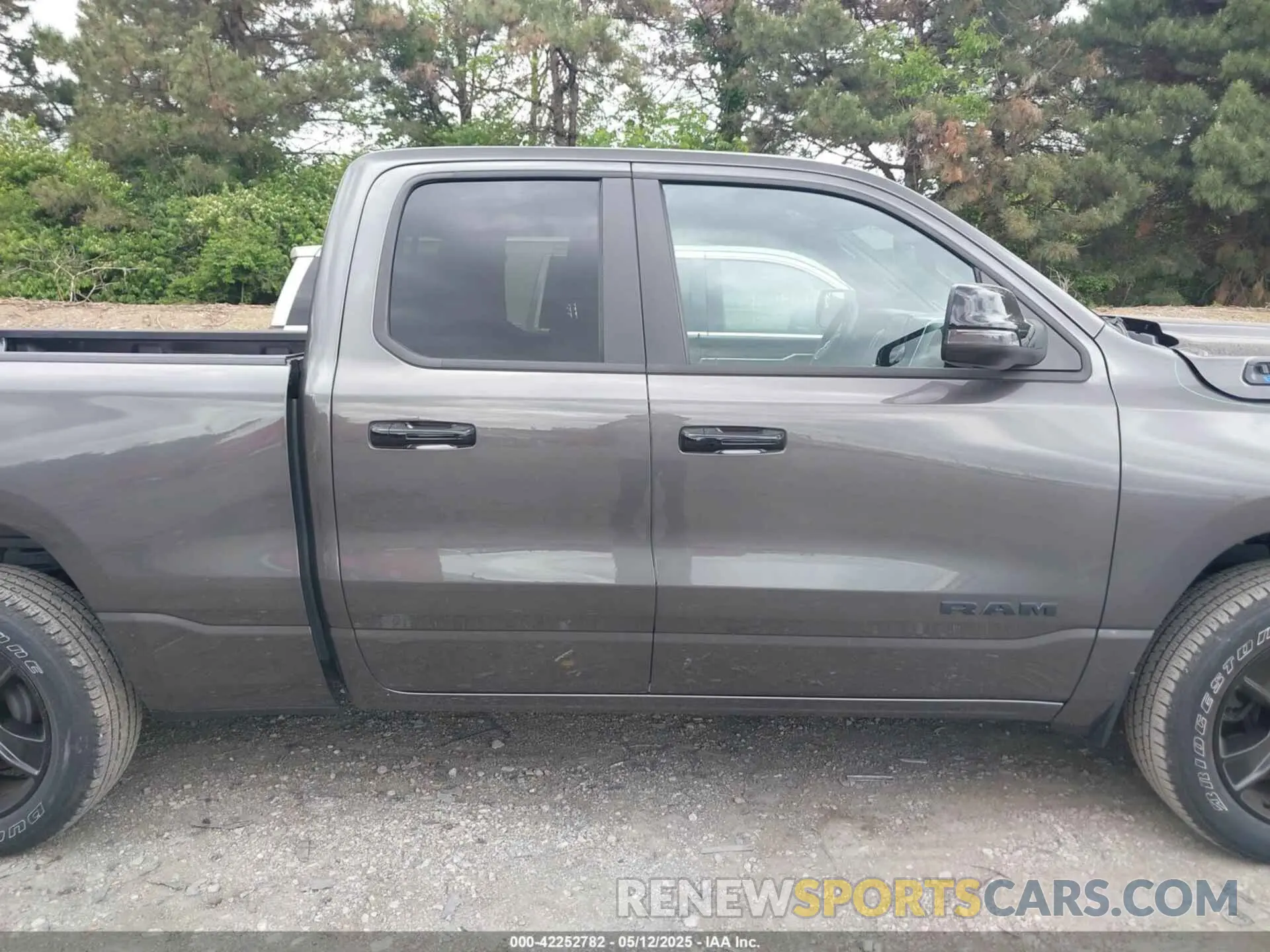 13 Фотография поврежденного автомобиля 1C6RREBG6PN585787 RAM 1500 2023