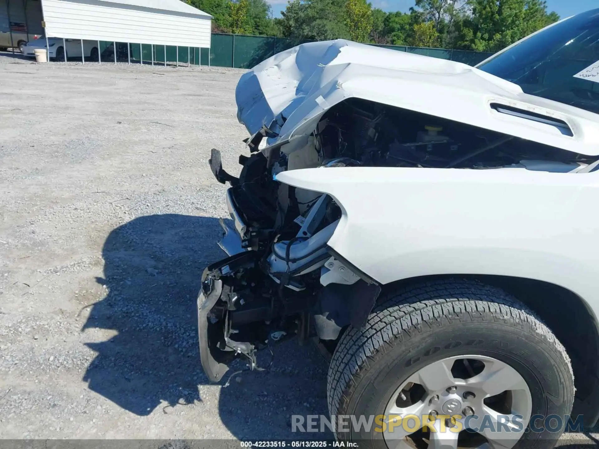 6 Photograph of a damaged car 1C6RREBG9PN511828 RAM 1500 2023