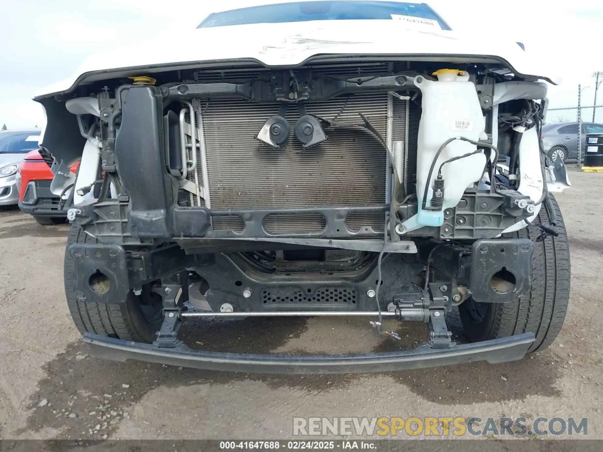 20 Photograph of a damaged car 1C6RREBT8PN553095 RAM 1500 2023