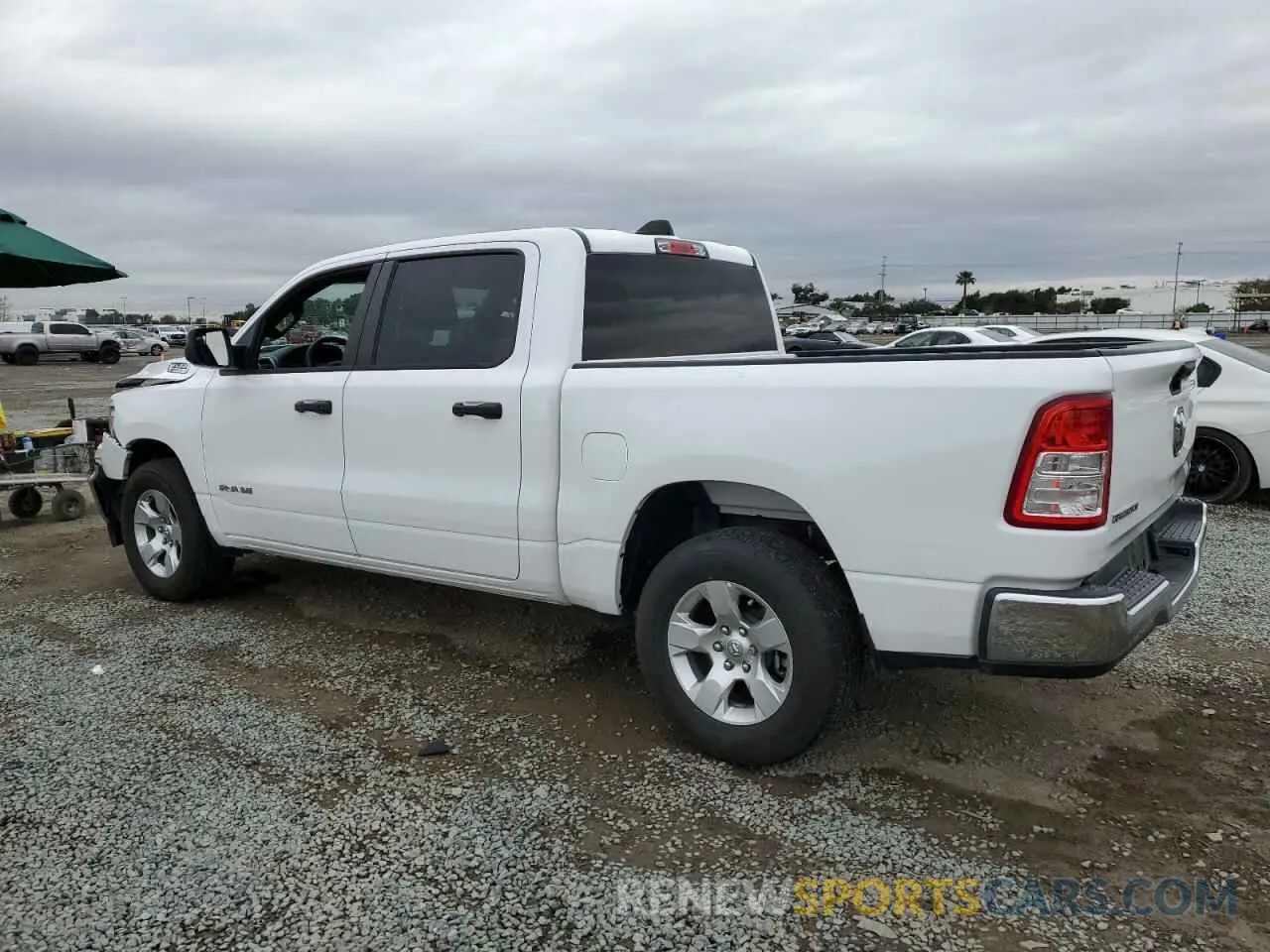2 Photograph of a damaged car 1C6RREFG2PN607813 RAM 1500 2023