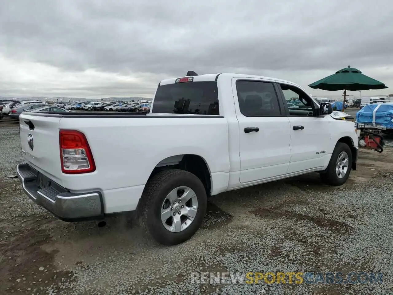 3 Photograph of a damaged car 1C6RREFG2PN607813 RAM 1500 2023
