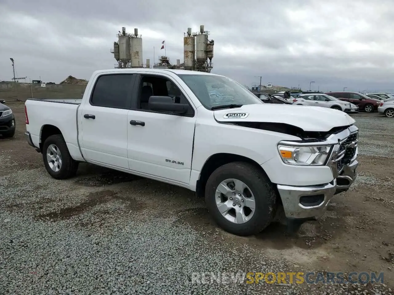 4 Photograph of a damaged car 1C6RREFG2PN607813 RAM 1500 2023