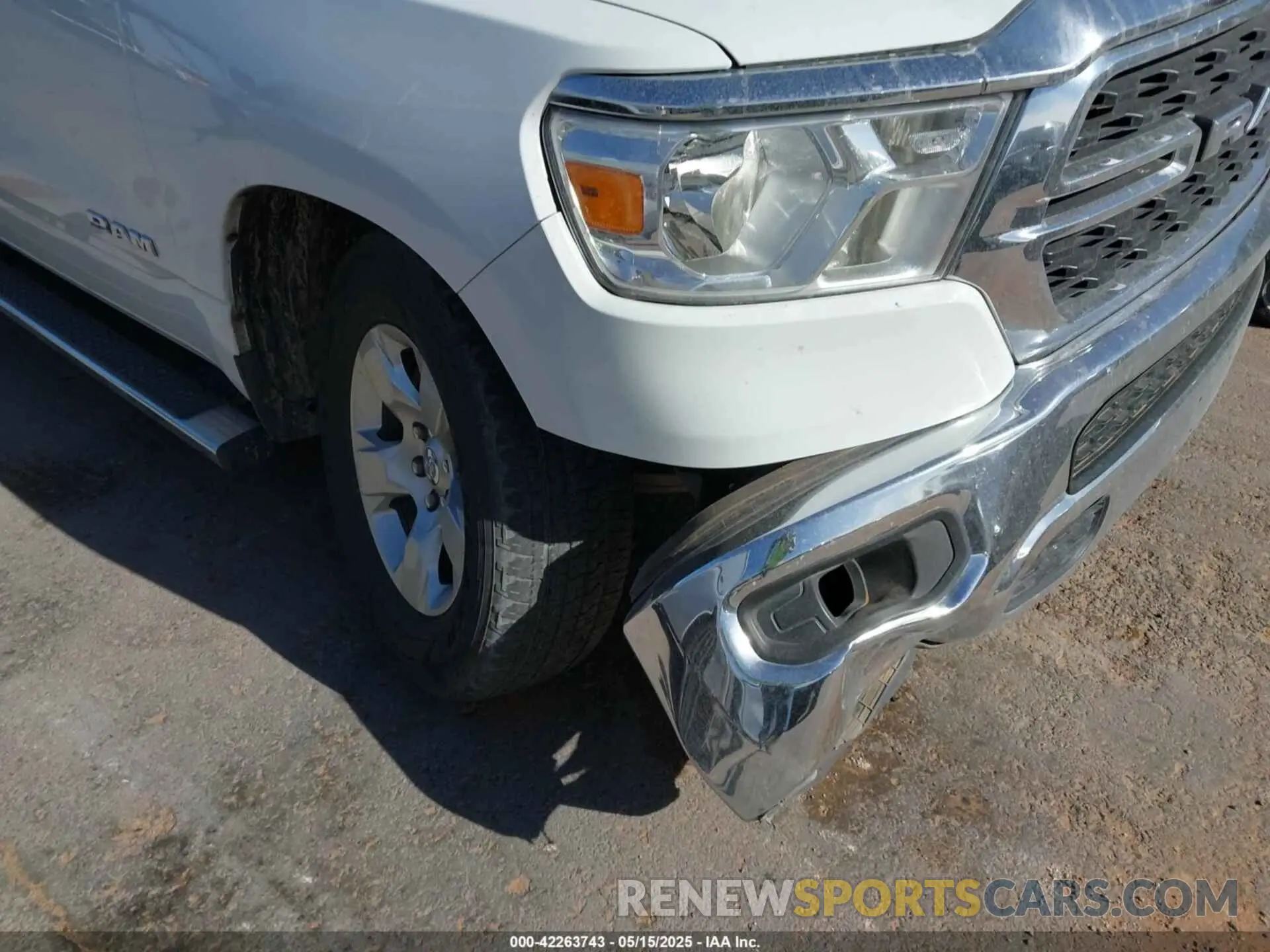 6 Photograph of a damaged car 1C6RREFT1PN693046 RAM 1500 2023