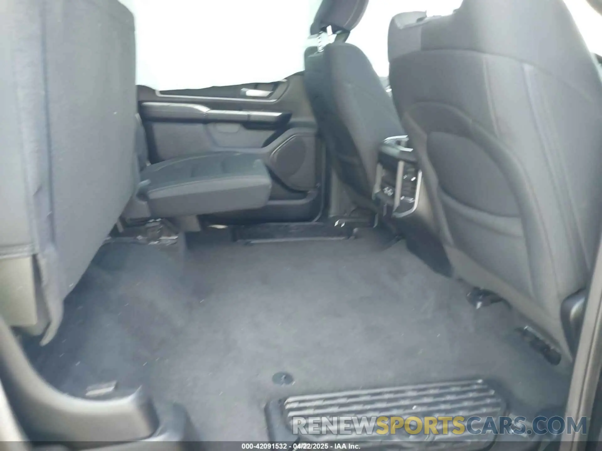 8 Фотография поврежденного автомобиля 1C6RRFFG9PN540780 RAM 1500 2023