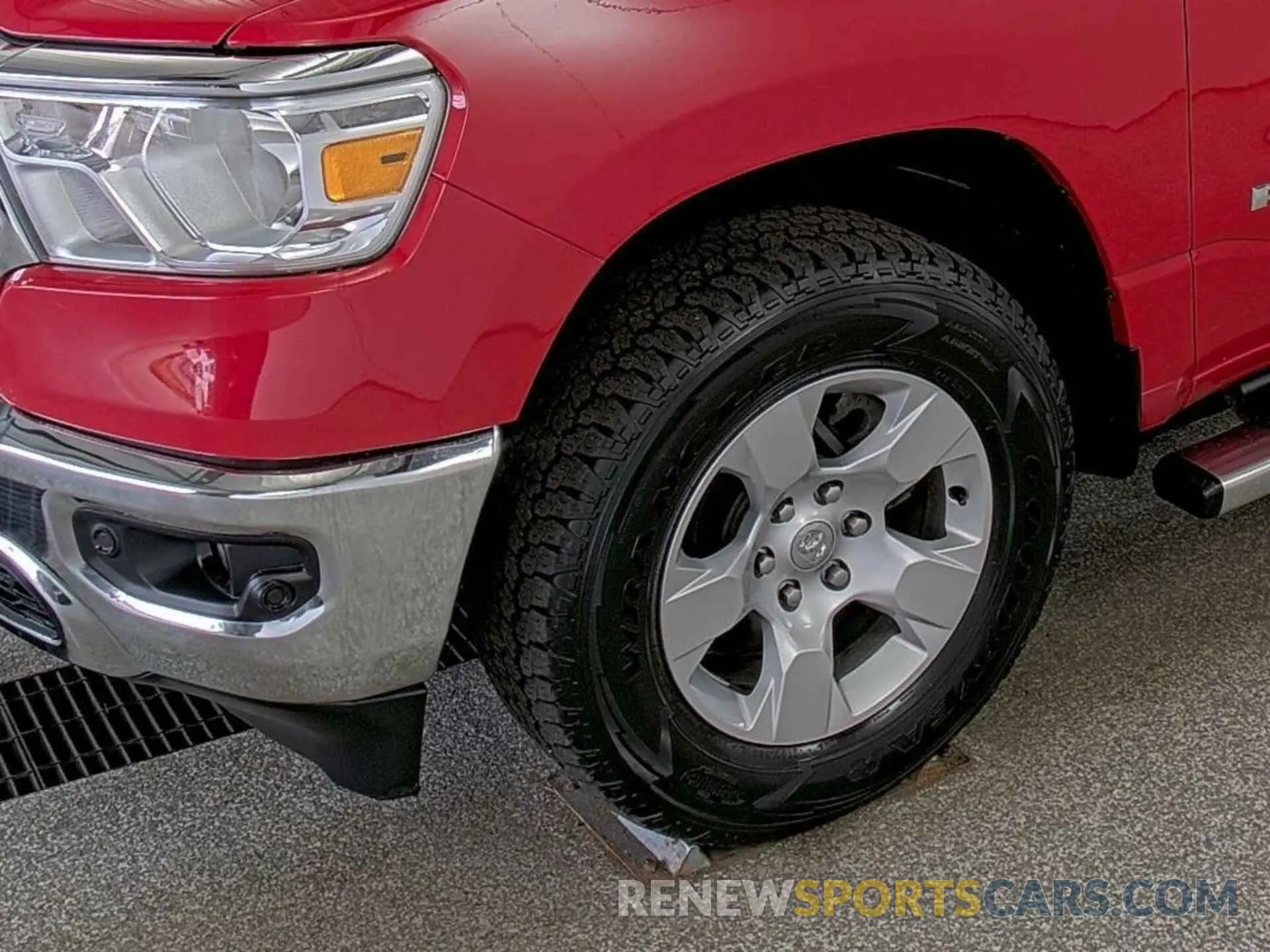 19 Photograph of a damaged car 1C6RRFFG9PN574721 RAM 1500 2023