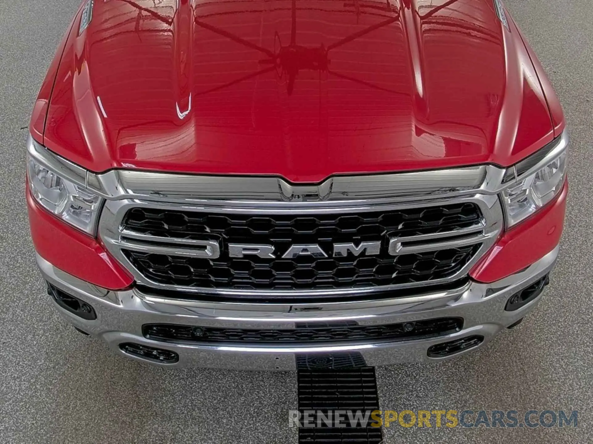 30 Photograph of a damaged car 1C6RRFFG9PN574721 RAM 1500 2023