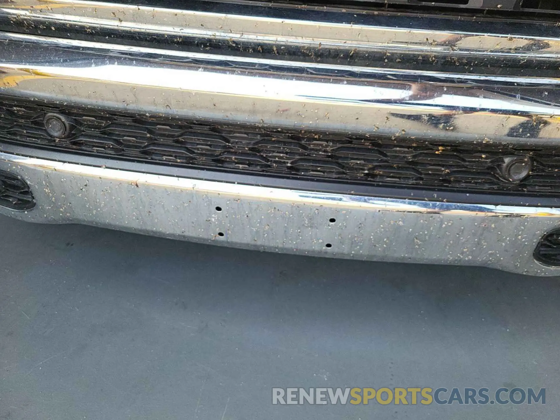 5 Photograph of a damaged car 1C6RRFFG9PN574721 RAM 1500 2023