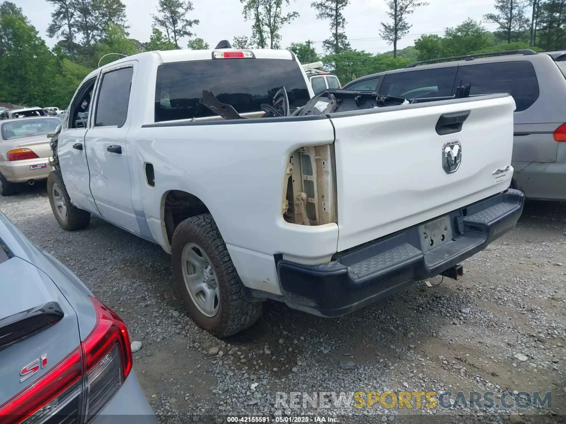 3 Photograph of a damaged car 1C6RRFGG4PN641188 RAM 1500 2023