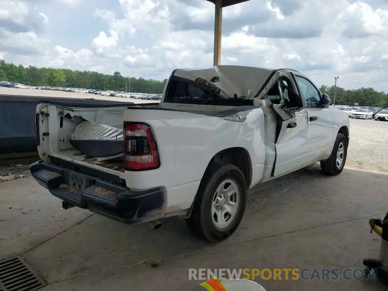 3 Photograph of a damaged car 1C6RRFGG5PN615232 RAM 1500 2023