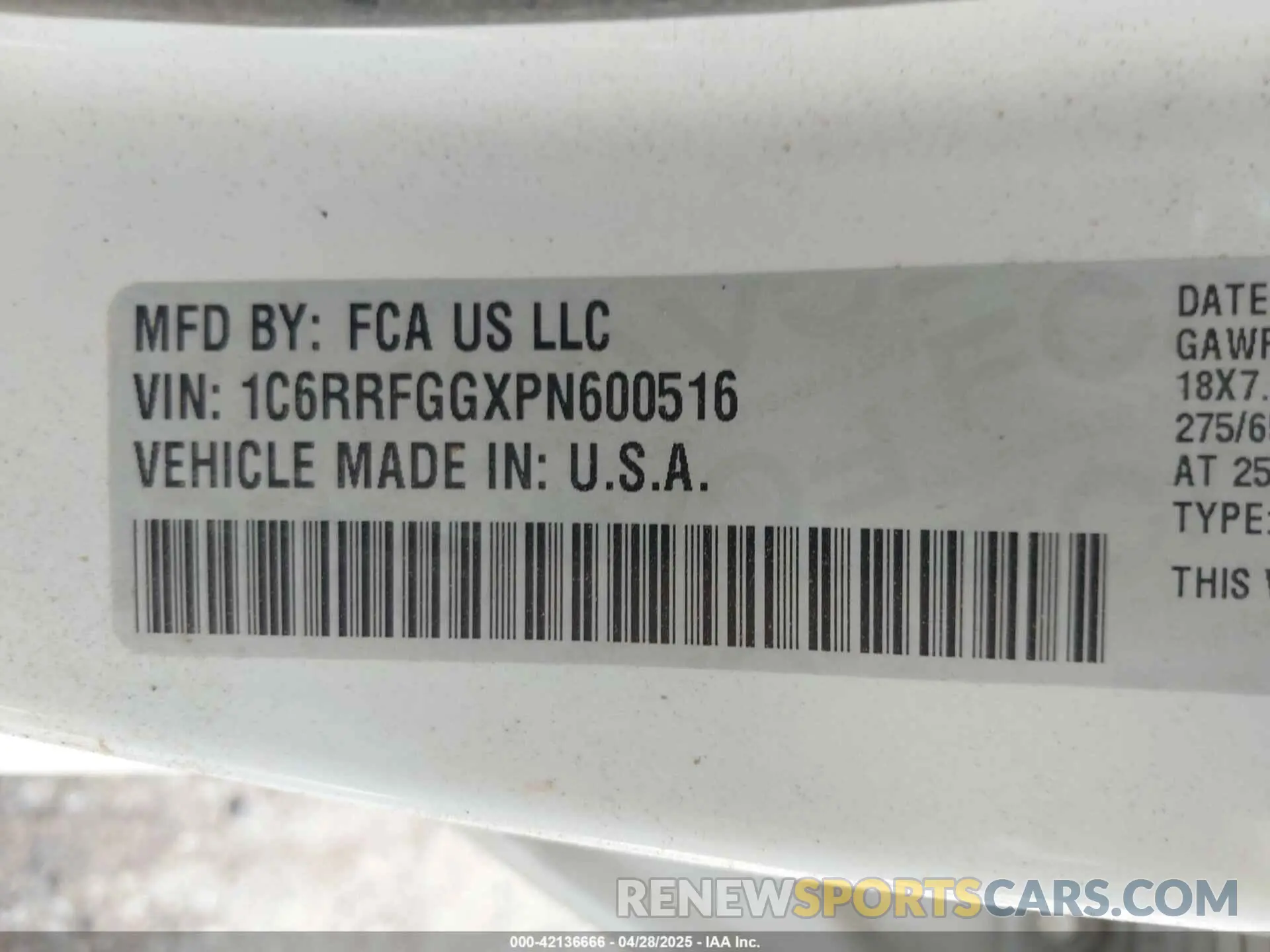 9 Photograph of a damaged car 1C6RRFGGXPN600516 RAM 1500 2023