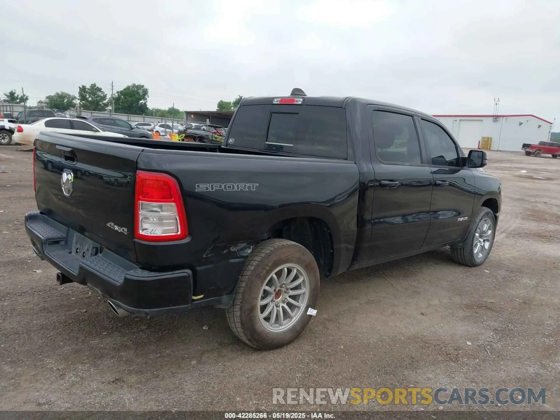 4 Фотография поврежденного автомобиля 1C6SRFFT3PN645572 RAM 1500 2023