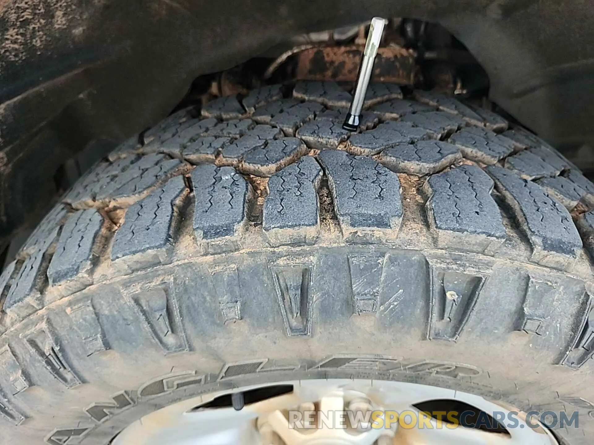 20 Photograph of a damaged car 1C6SRFGT2PN560947 RAM 1500 2023