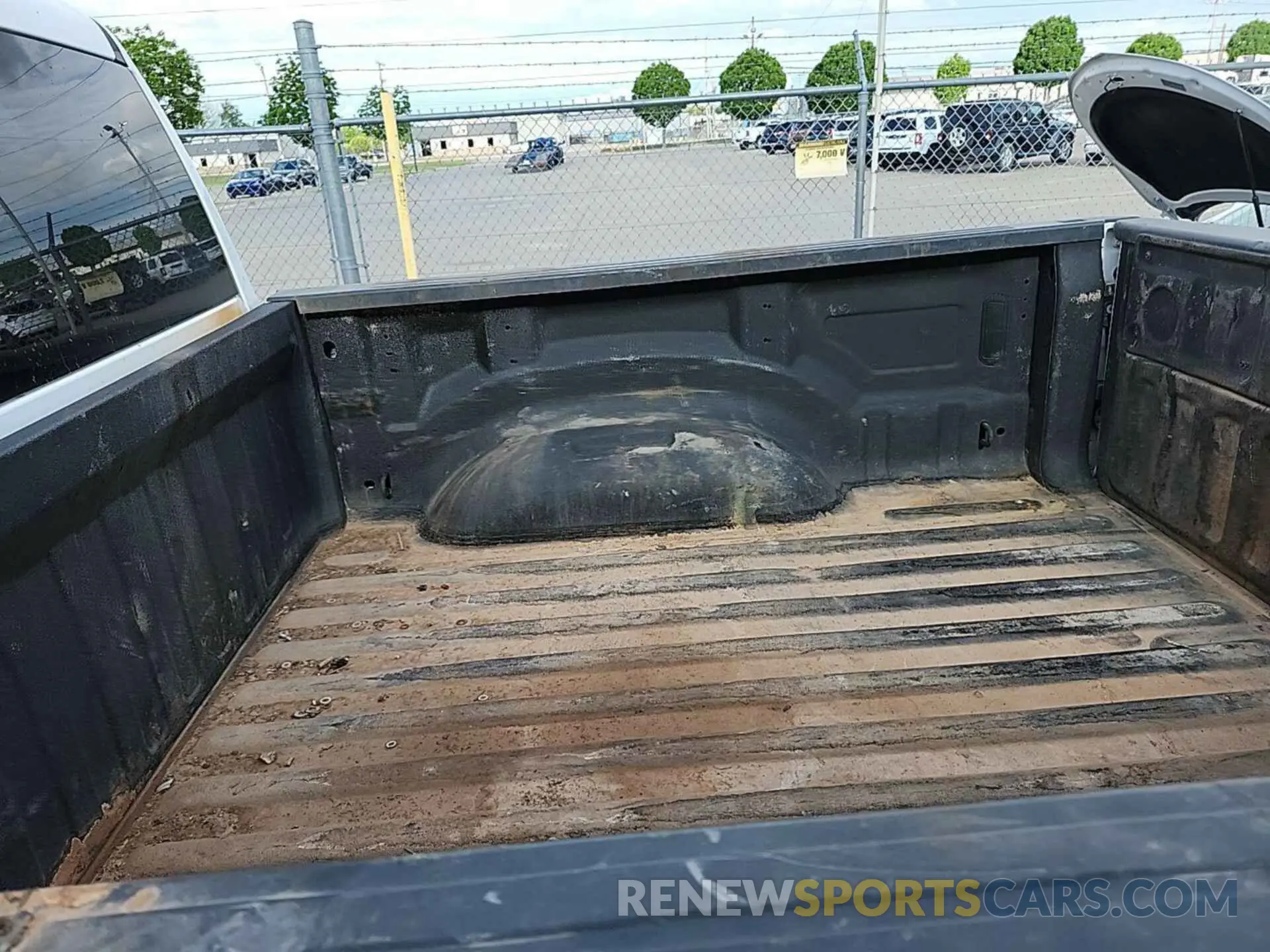 21 Photograph of a damaged car 1C6SRFGT2PN560947 RAM 1500 2023