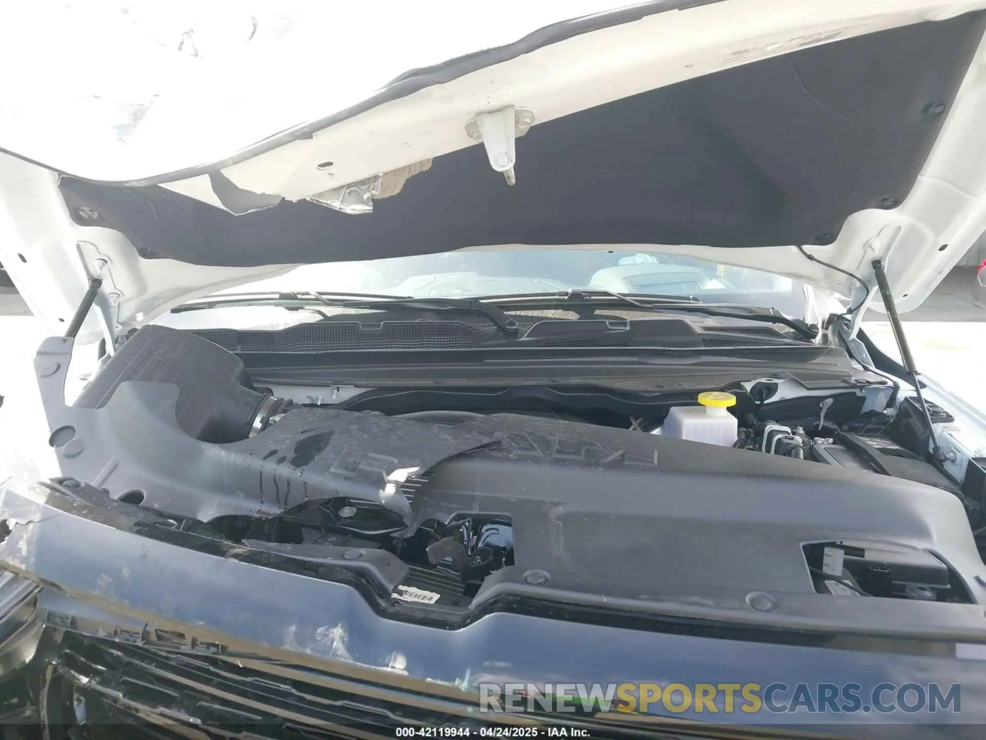 10 Photograph of a damaged car 1C6SRFHT0PN581813 RAM 1500 2023