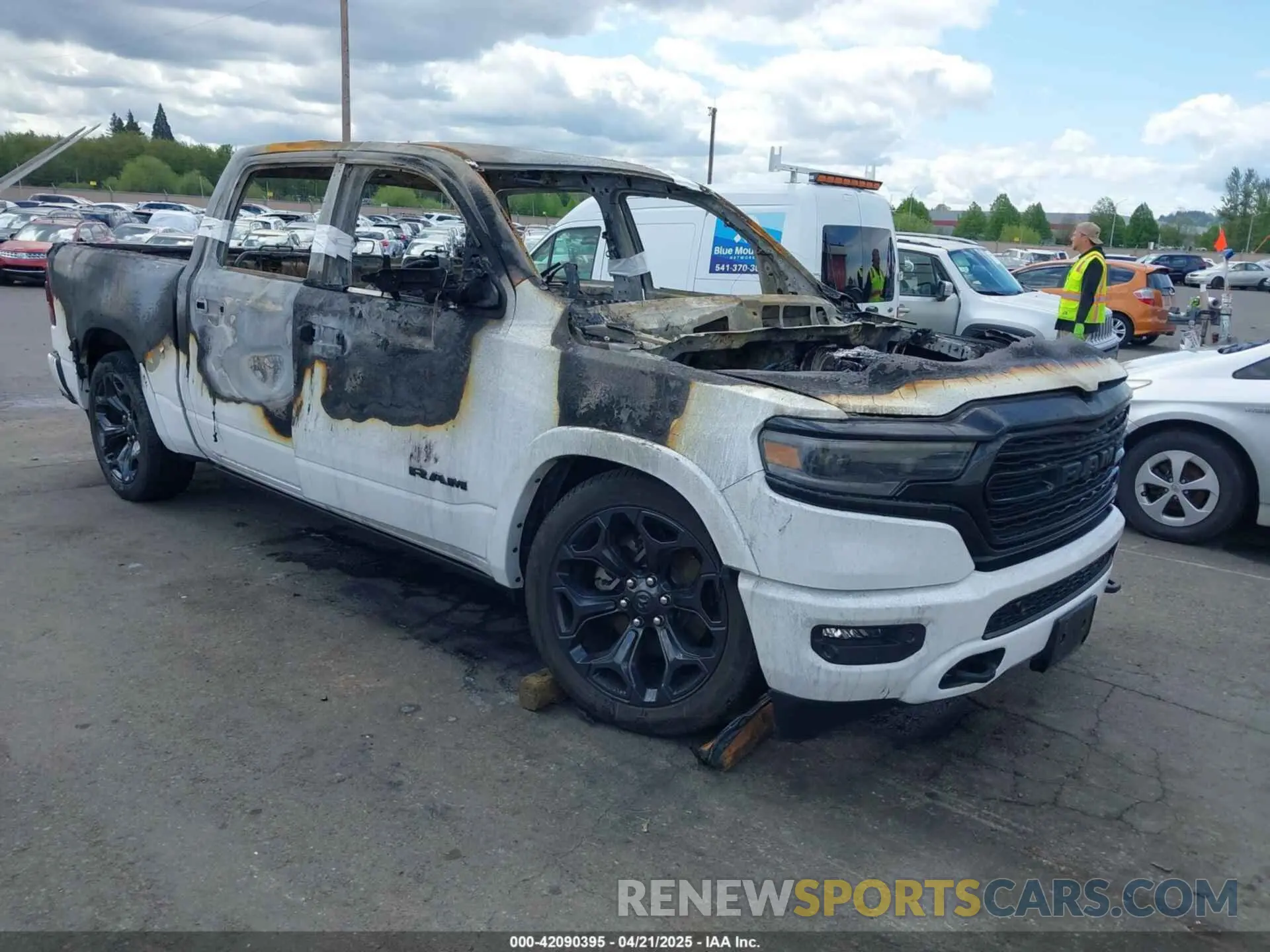 1 Фотография поврежденного автомобиля 1C6SRFHT9PN602190 RAM 1500 2023