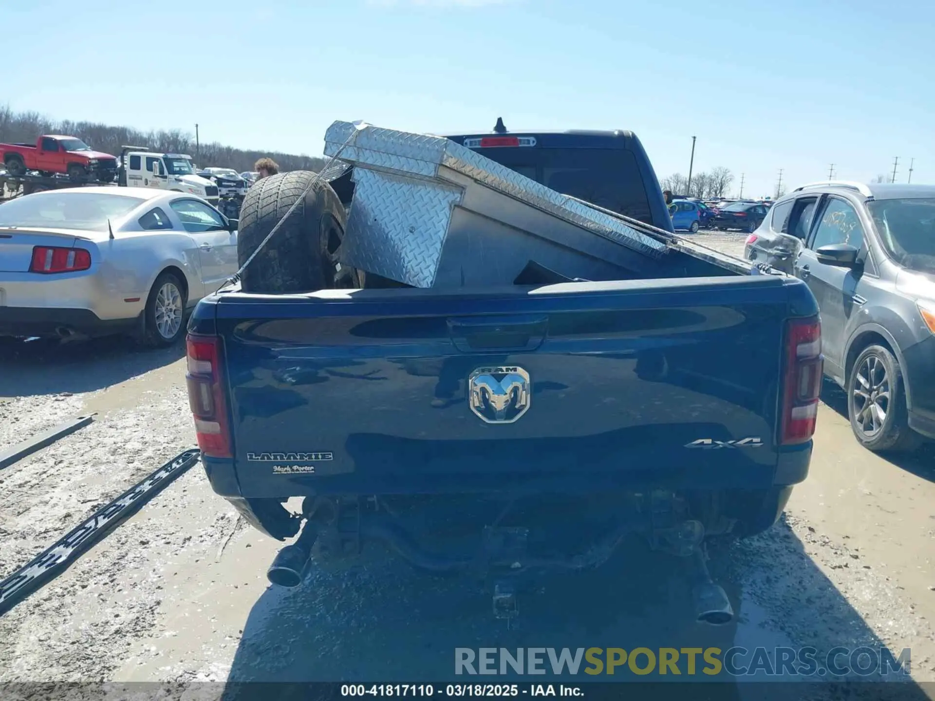 16 Photograph of a damaged car 1C6SRFJMXPN549423 RAM 1500 2023