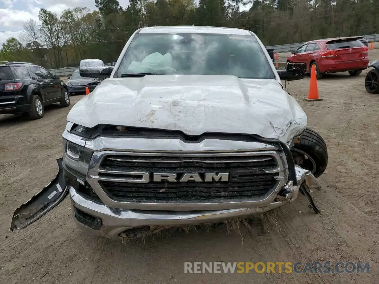 5 Photograph of a damaged car 1C6SRFJT0PN596676 RAM 1500 2023
