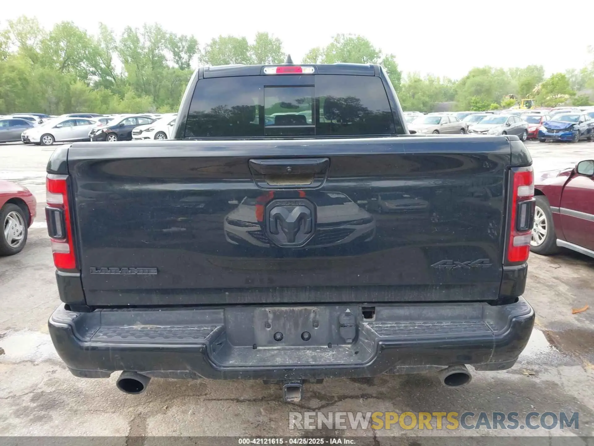 16 Photograph of a damaged car 1C6SRFJTXPN541328 RAM 1500 2023