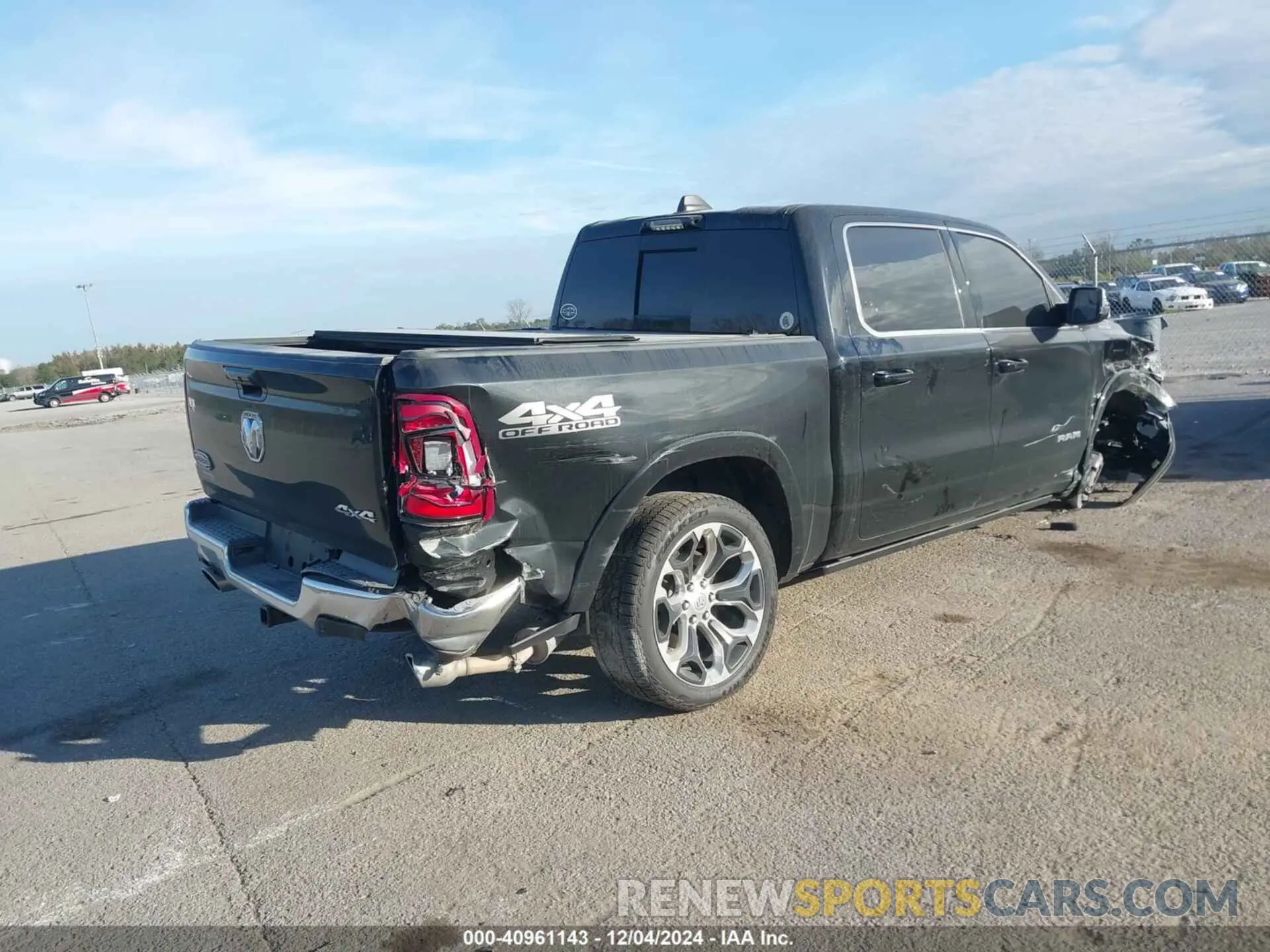 4 Photograph of a damaged car 1C6SRFKM4PN514004 RAM 1500 2023