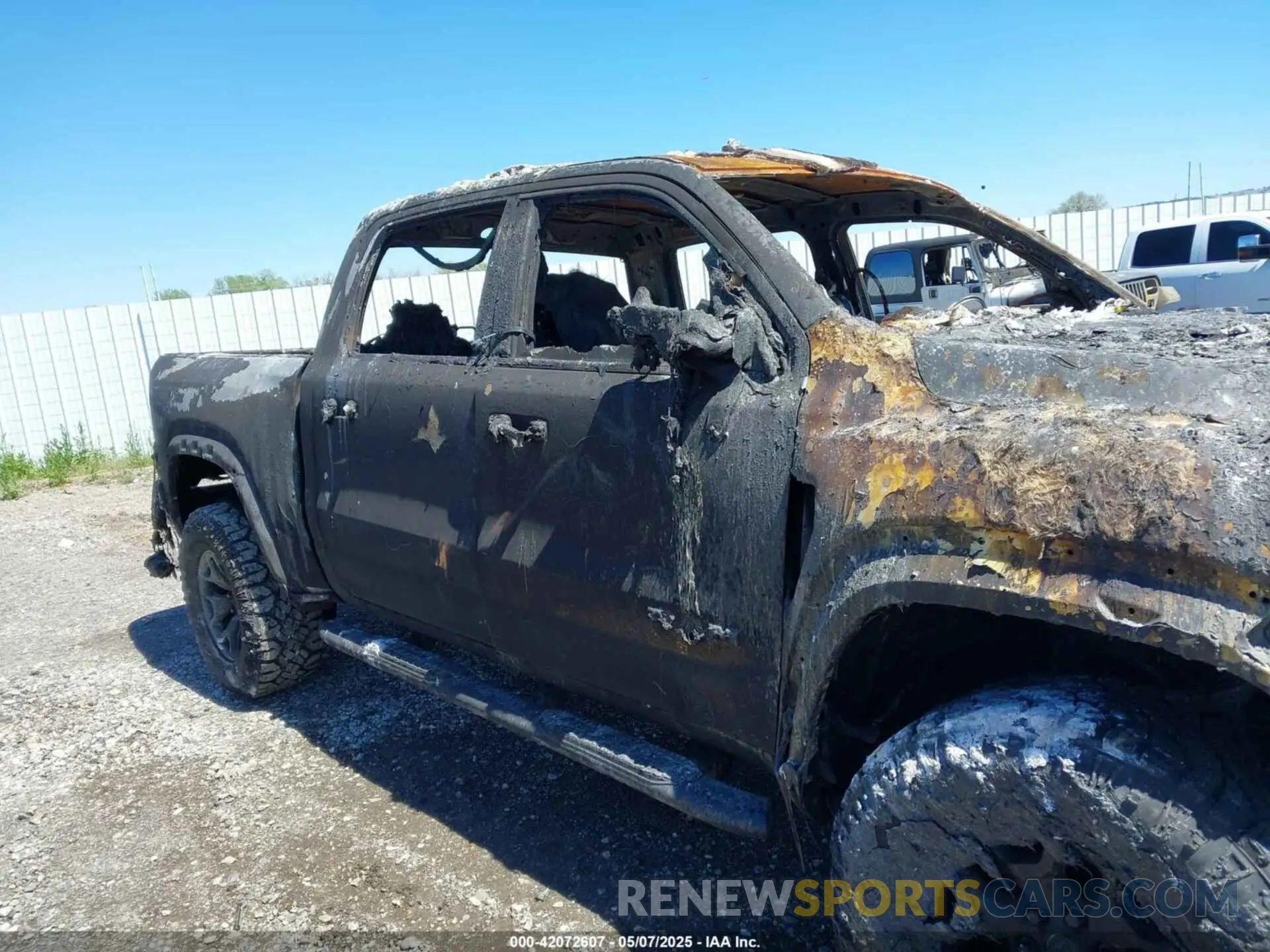 13 Фотография поврежденного автомобиля 1C6SRFU92PN500787 RAM 1500 2023