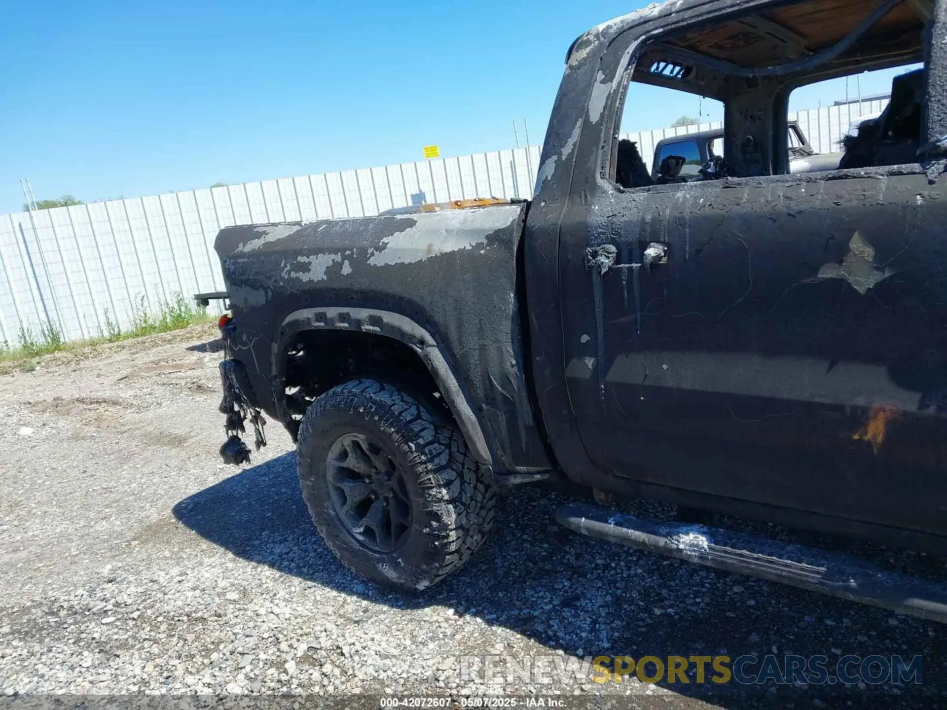 14 Фотография поврежденного автомобиля 1C6SRFU92PN500787 RAM 1500 2023