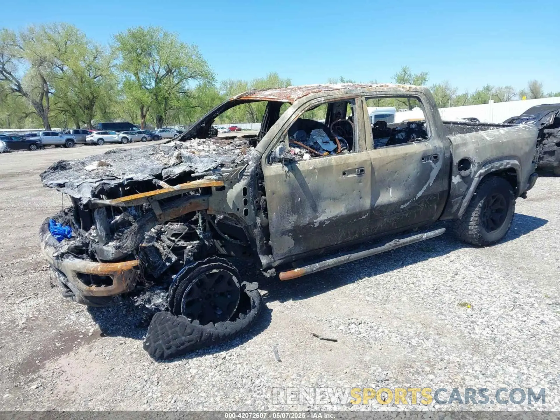 2 Фотография поврежденного автомобиля 1C6SRFU92PN500787 RAM 1500 2023