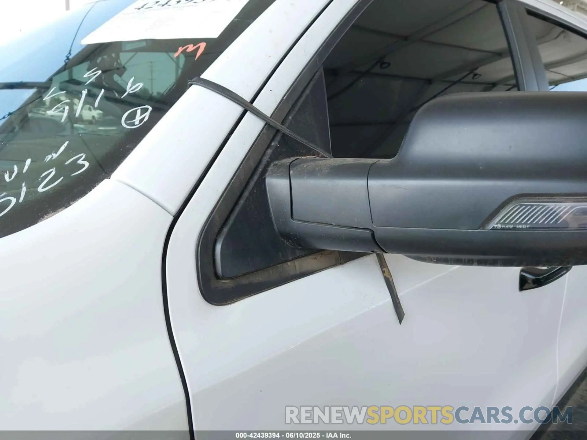 6 Photograph of a damaged car 1C6SRFU93PN585123 RAM 1500 2023