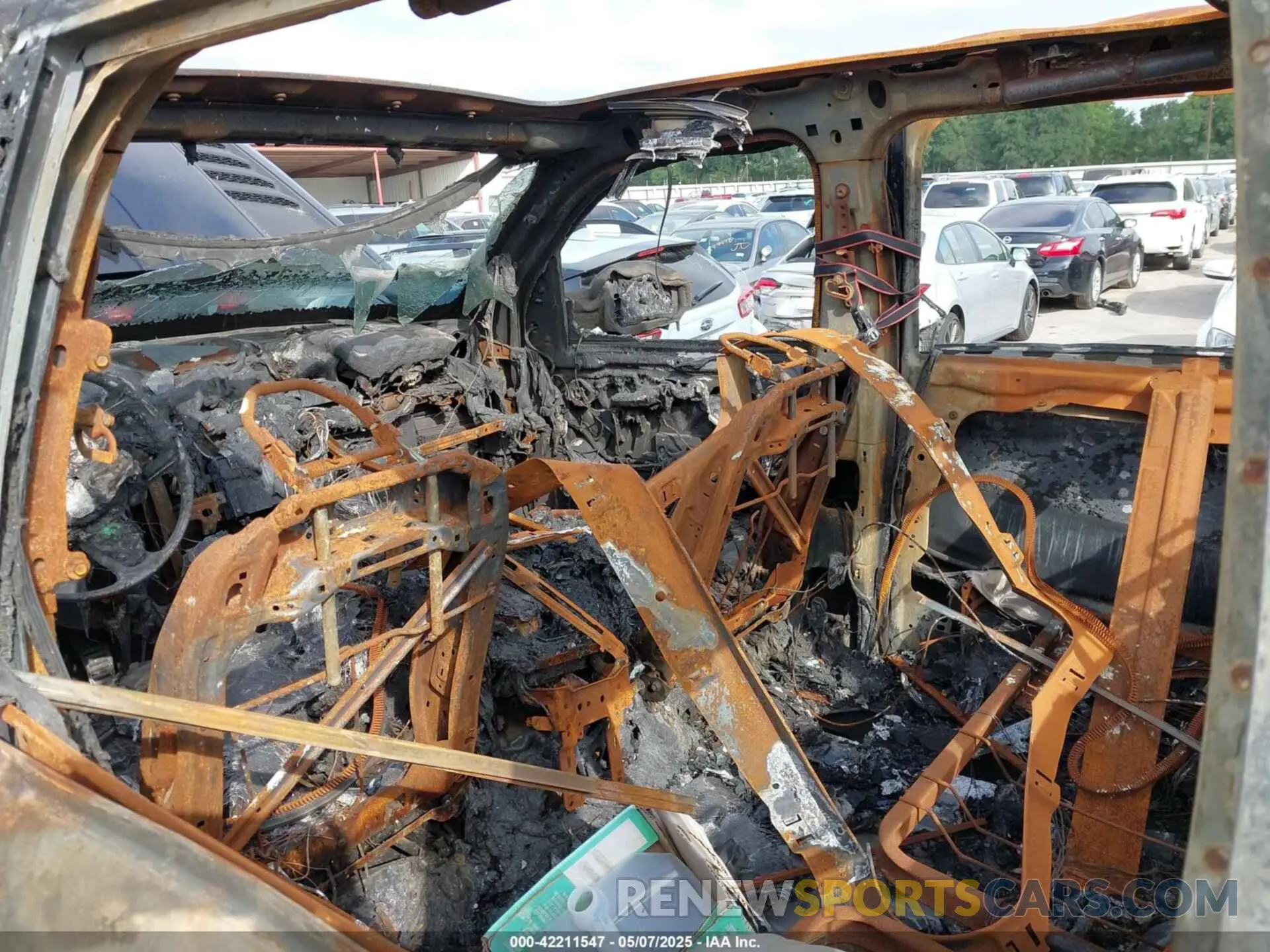 6 Photograph of a damaged car 1C6SRFU94PN509443 RAM 1500 2023