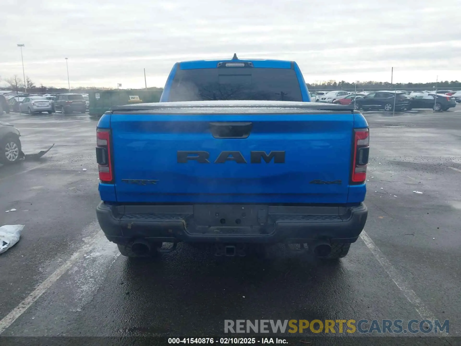 16 Photograph of a damaged car 1C6SRFU98PN529971 RAM 1500 2023